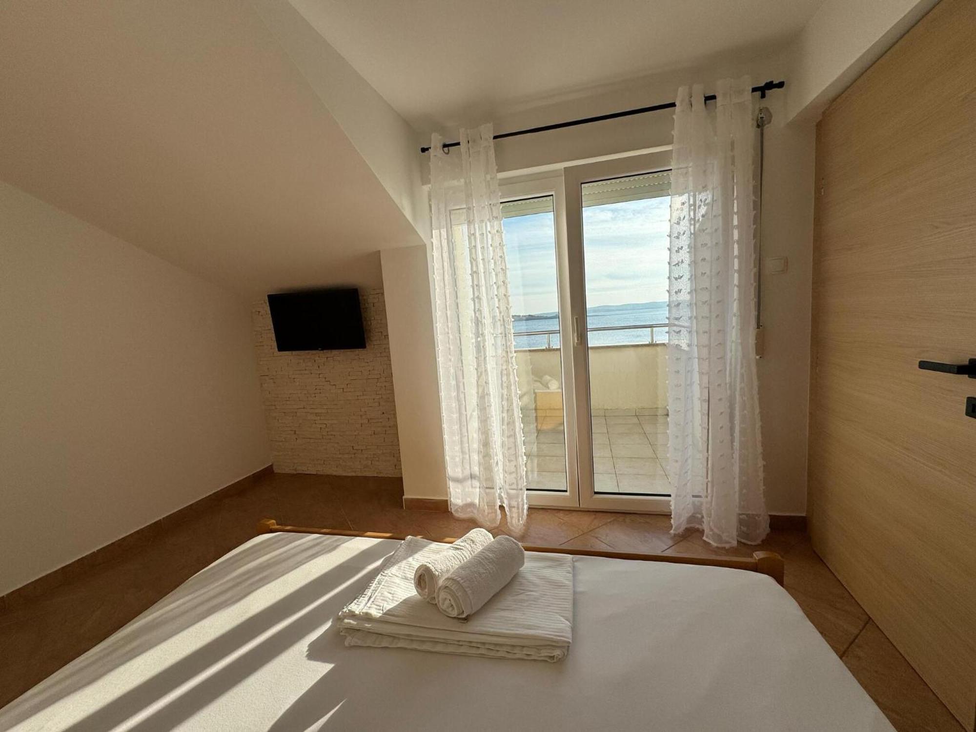Apartments Franko ポヴリャナ エクステリア 写真